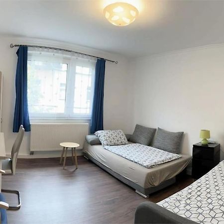 Duesseldorf Messe And Airport, 2-Bedroom Apartment With Kitchen And Garden Duisburg Bagian luar foto