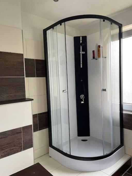 Duesseldorf Messe And Airport, 2-Bedroom Apartment With Kitchen And Garden Duisburg Bagian luar foto